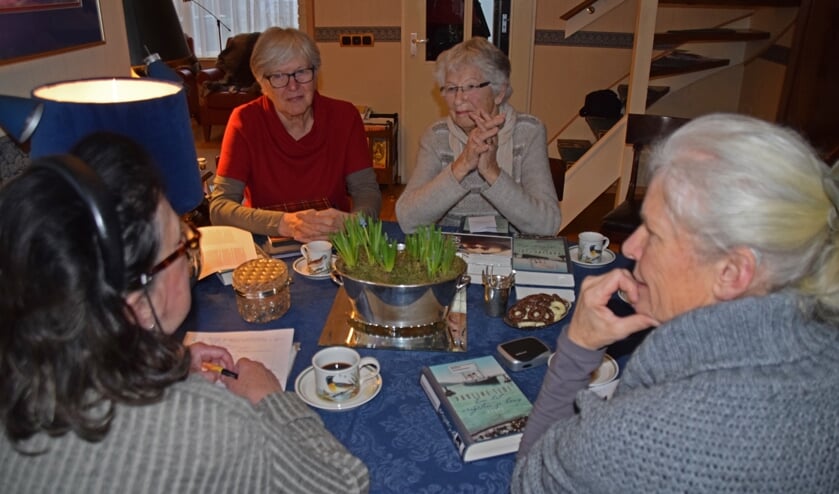 De leesclub, één van de activiteiten van de PVGE | Fotonummer: 234aa3
