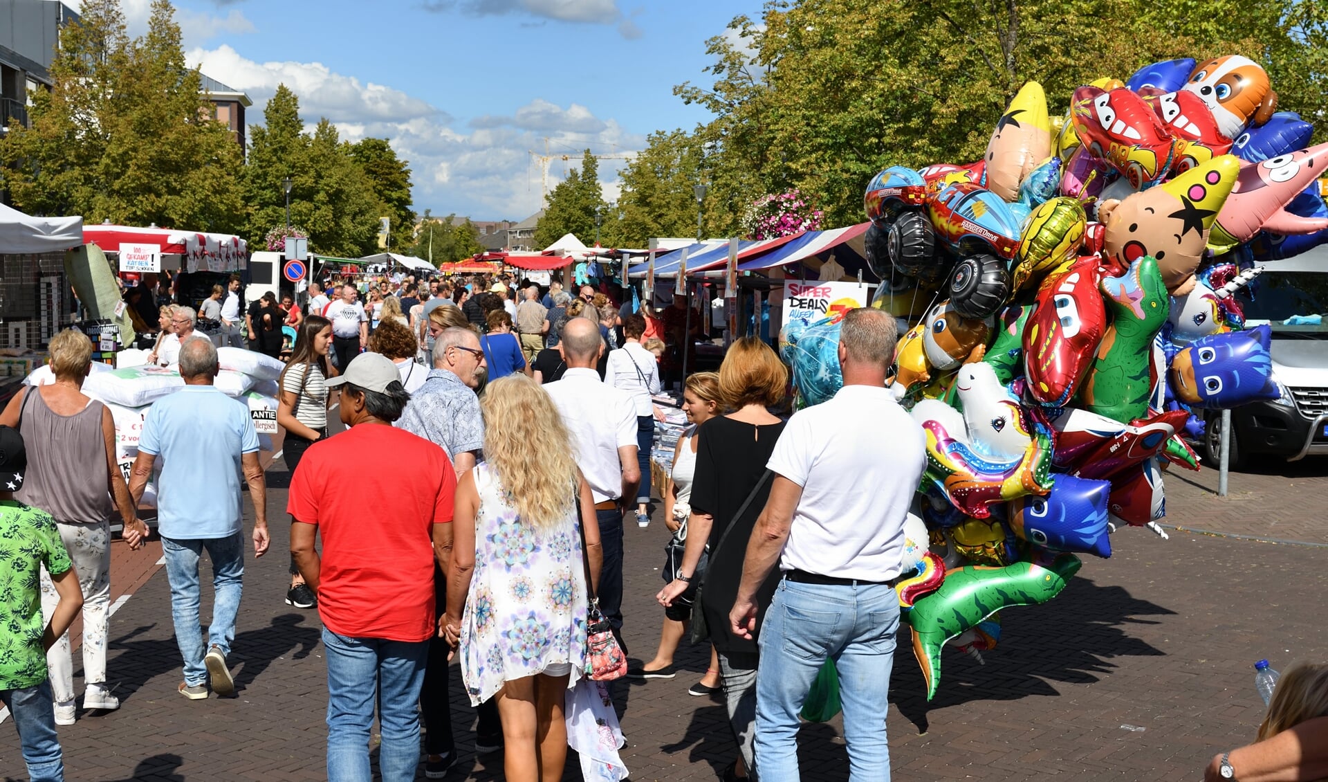 Een sfeerbeeld van de jaarmarkt in 