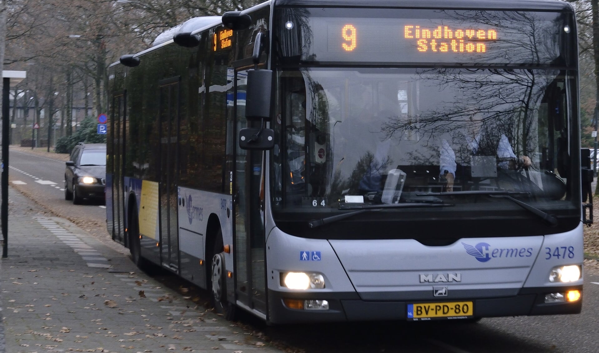 bord koepel schroef Met openbaar vervoer van Breugel naar Eindhoven is 'mijl op zeven' -  DeMooiSonenBreugelKrant