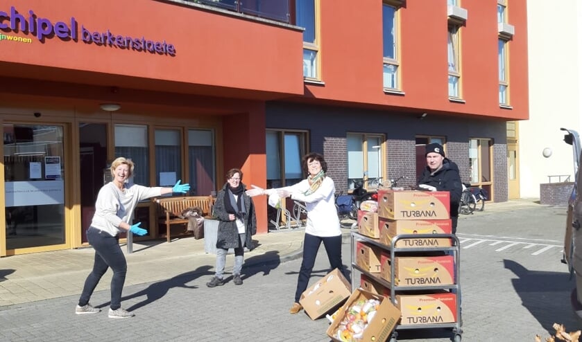 Fruit voor alle bewoners van Berkenstaete | Fotonummer: 544776