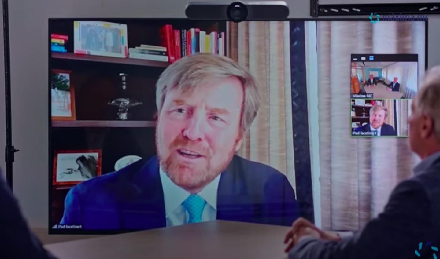 Screenshot van beeldbellen koning Willem Alexander met Maxima Medisch Centrum 