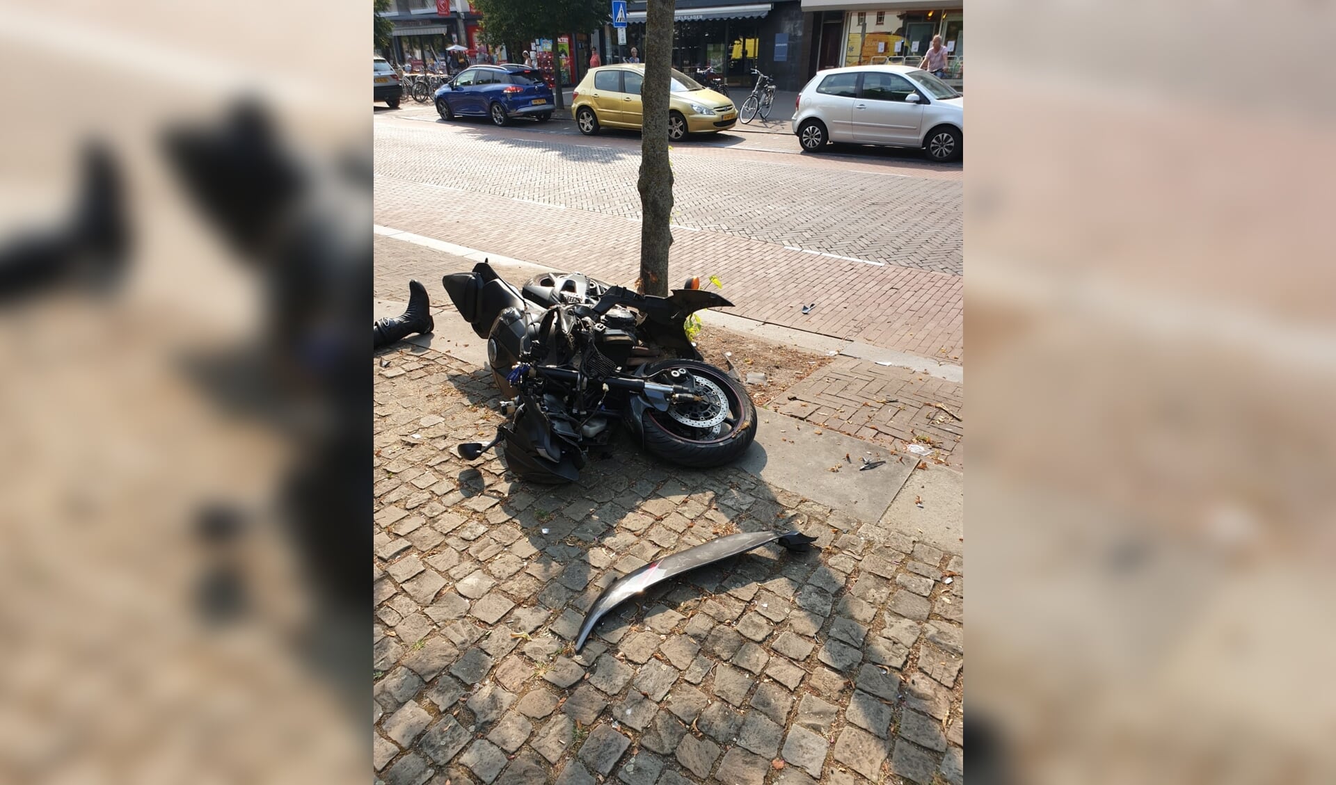 De Zwaar beschadigde motor