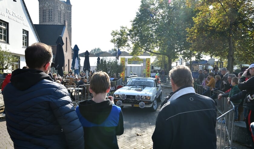 De 56e ELE Rally ging van start in het centrum van Son en Breugel