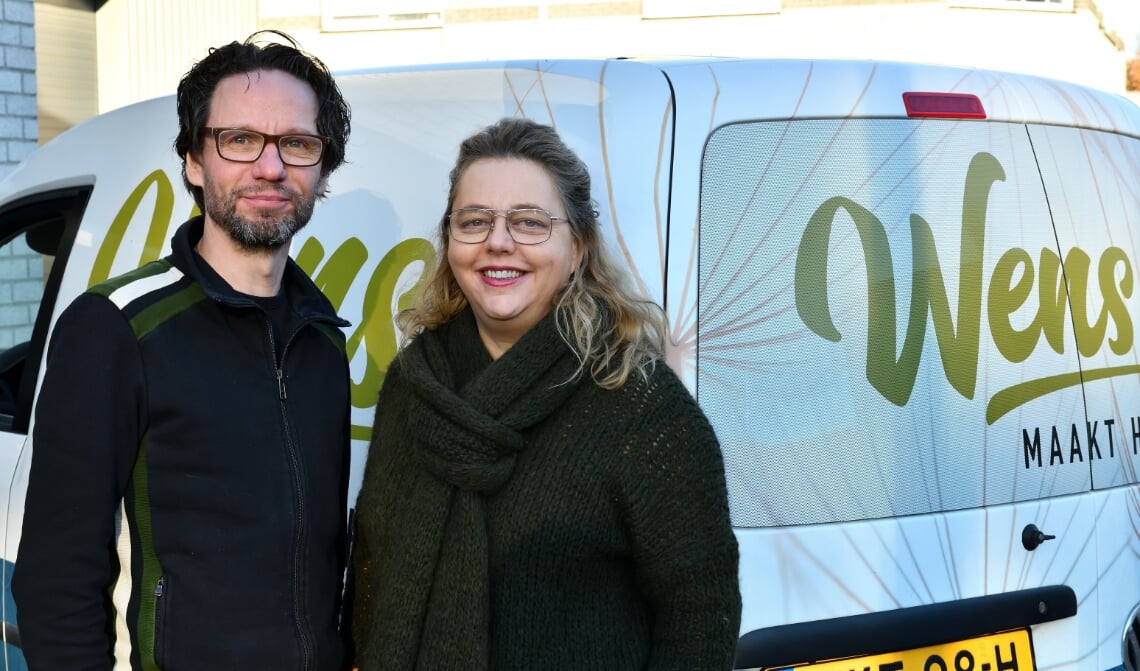 <p>Olaf en Wendy verkopen op hun oude locatie een deel van het meubilair en kantoorinventaris</p>