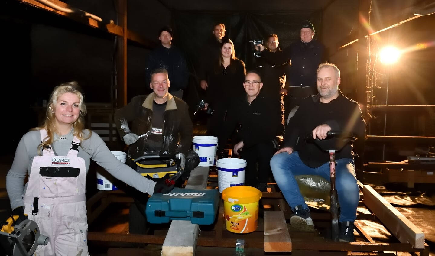 Leden van CV D'n LESTE op de bouwlocatie