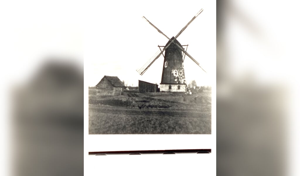 De Stokland-molen in Breugel circa 1932 (72443)