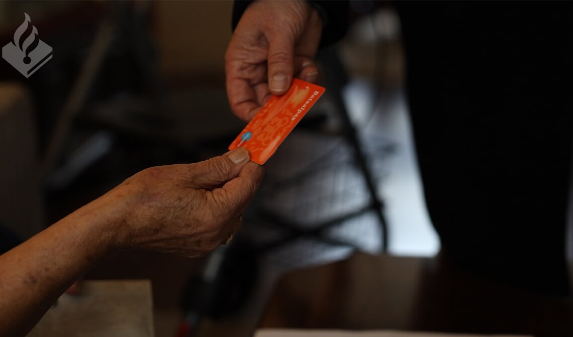 De bankpas van het Son en Breugelse echtpaar werd ingenomen en ingeknipt