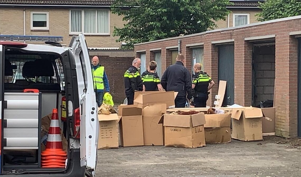 <p>verdachte spullen in garagebox gevonden</p>
