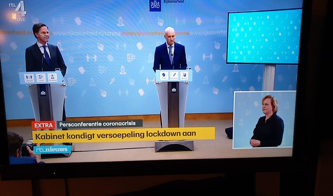 Beeldfragment tijdens de persconferentie