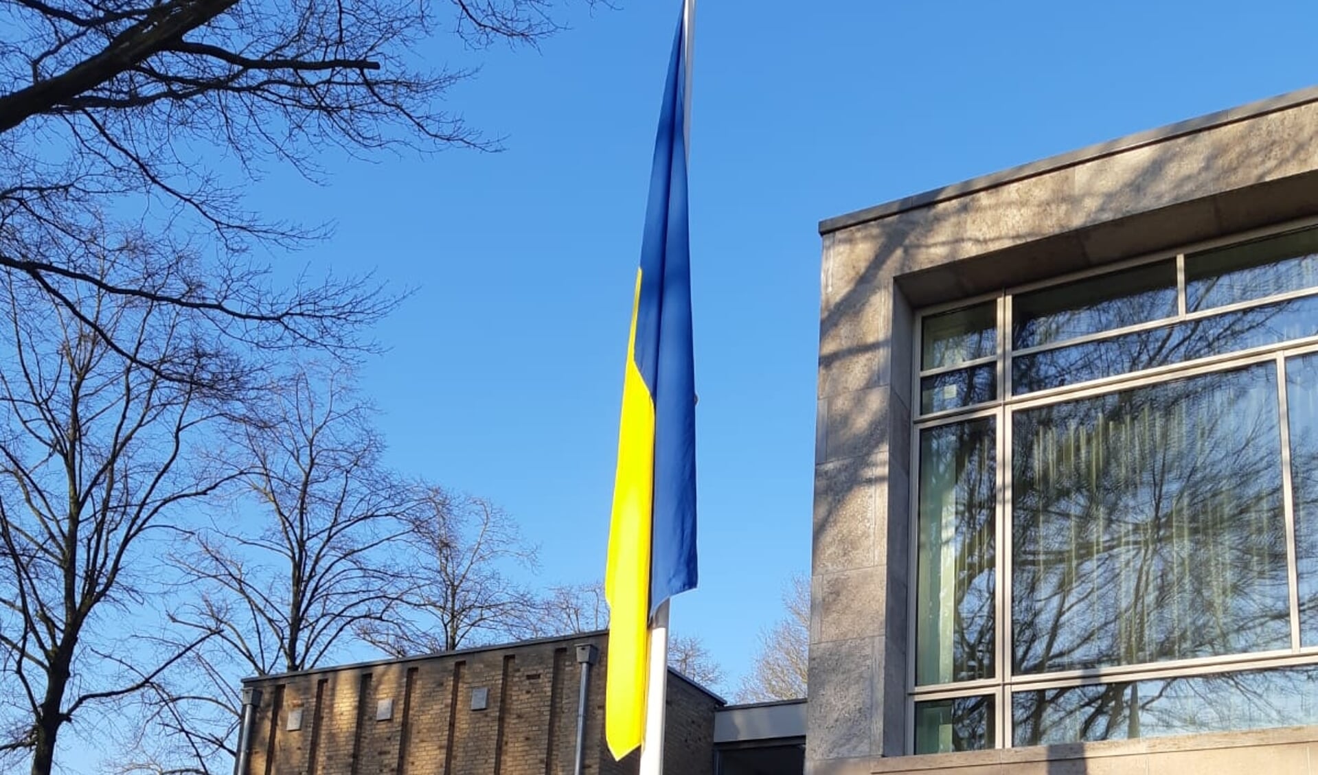 De Oekraïense vlag is gehesen