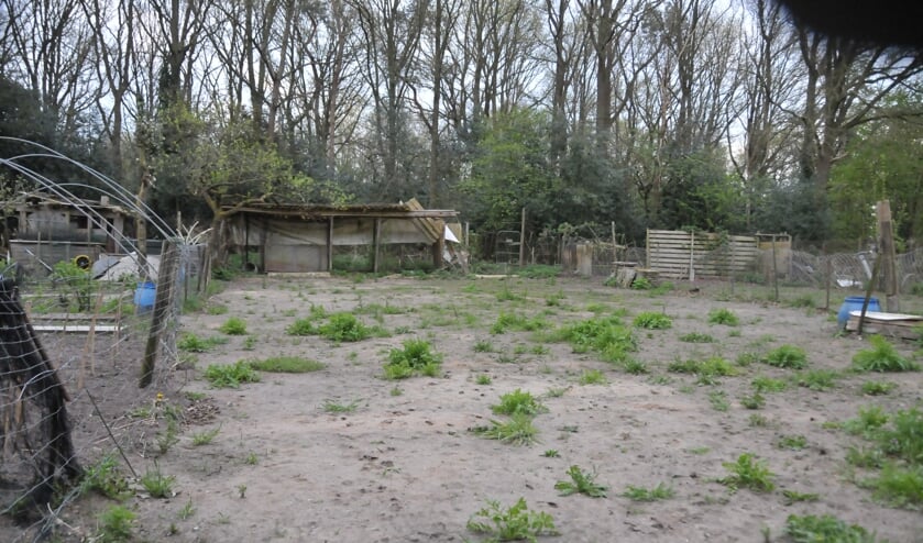 Een van de lege percelen op het complex