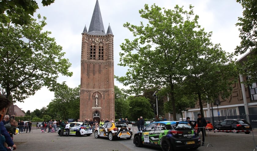 De start in het centrum van Son en Breugel