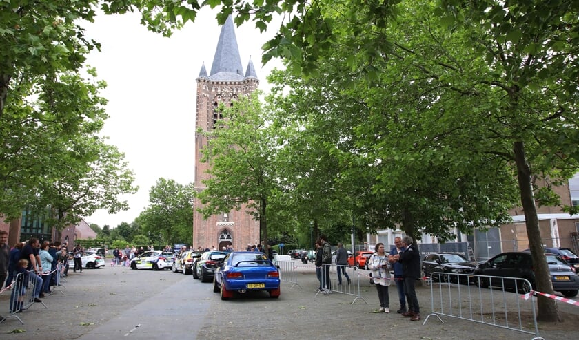 De start in het centrum van Son en Breugel