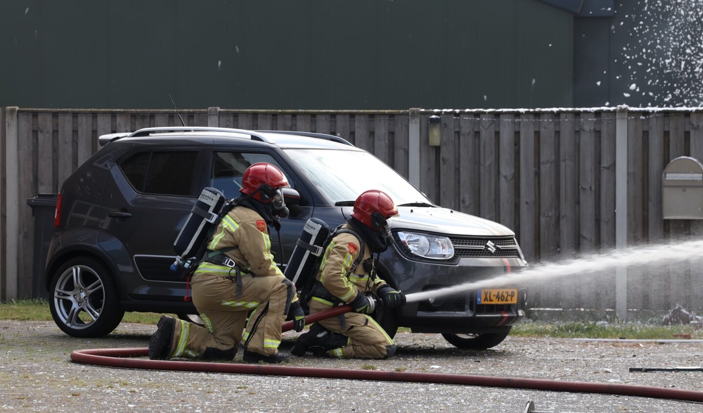 Explosie en felle brand in gebouw brouwerskampweg