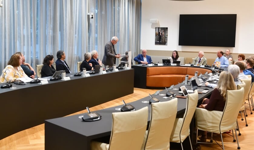 Afscheid raadsgriffier Frans den Hengst