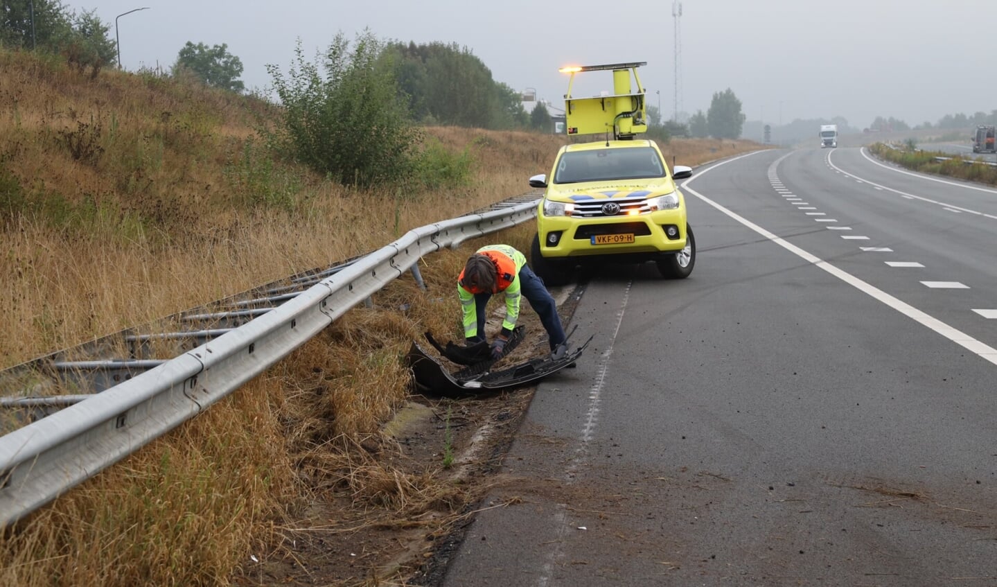 Automobilist crasht op snelweg A50 bij Son en Breugel en vlucht