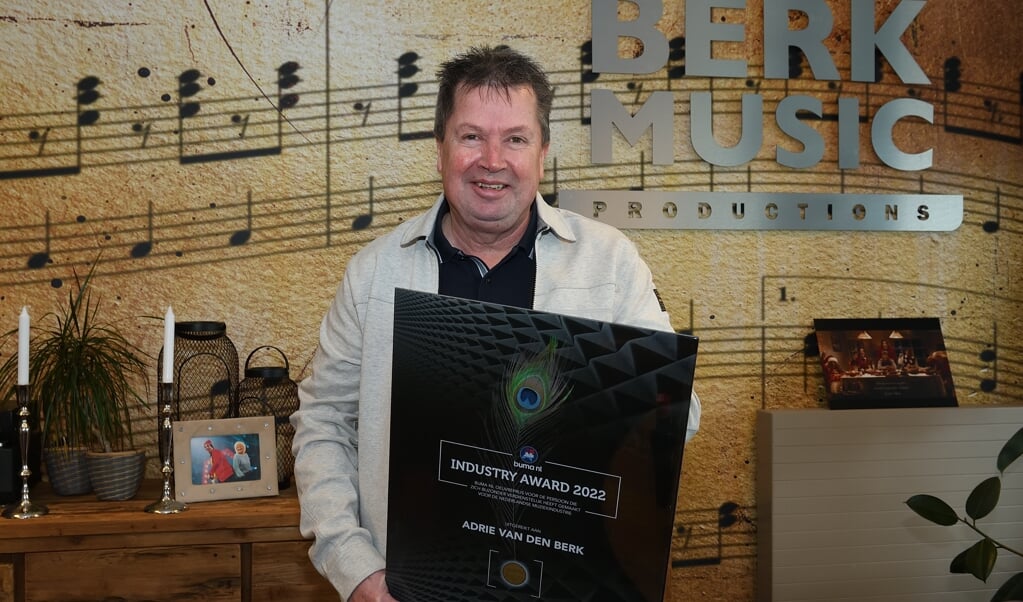 Adrie van den Berk met de Industry Award