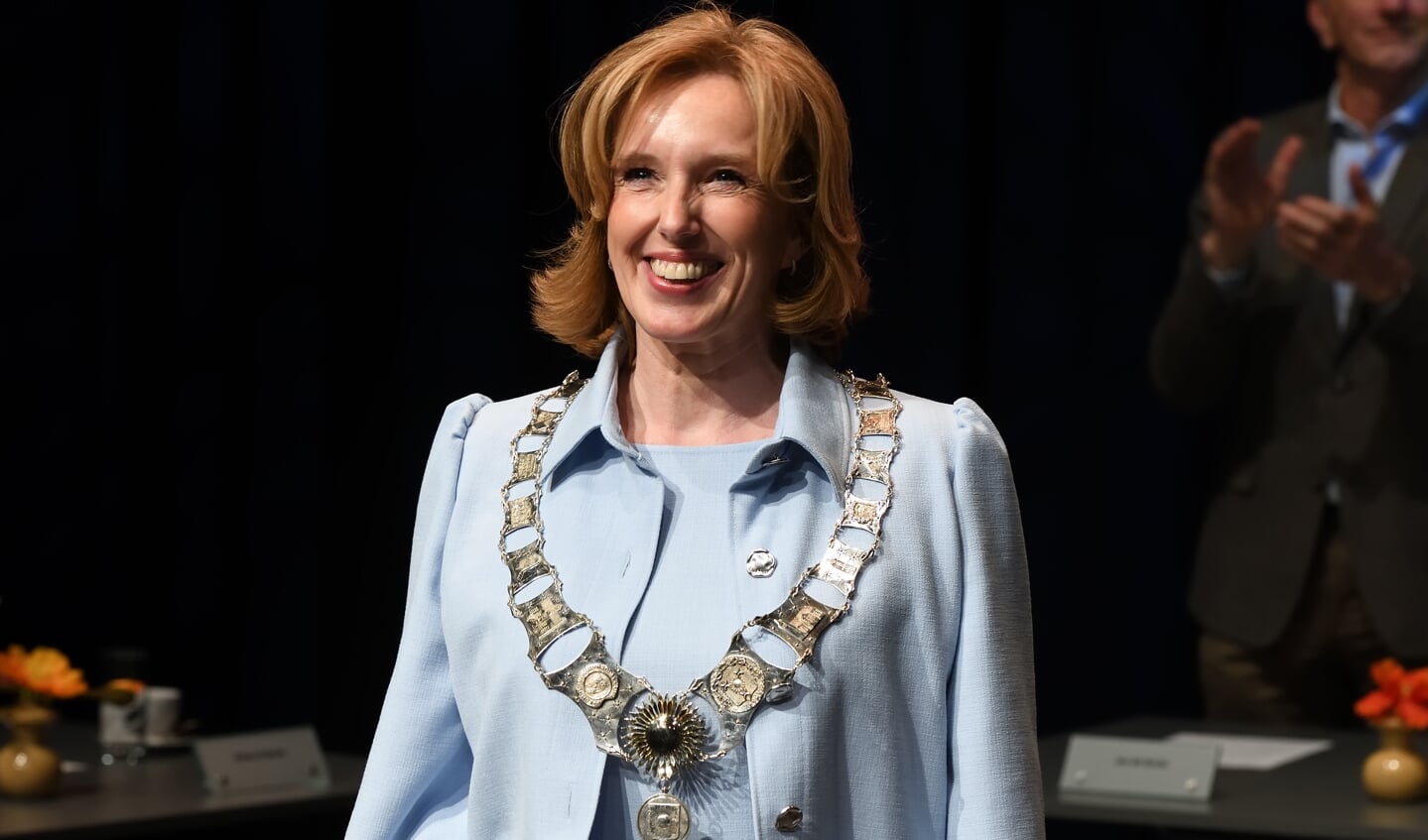 Op 11 april werd Suzanne Otters-Bruijnen (51) als nieuwe burgemeester van Son en Breugel, beëdigd