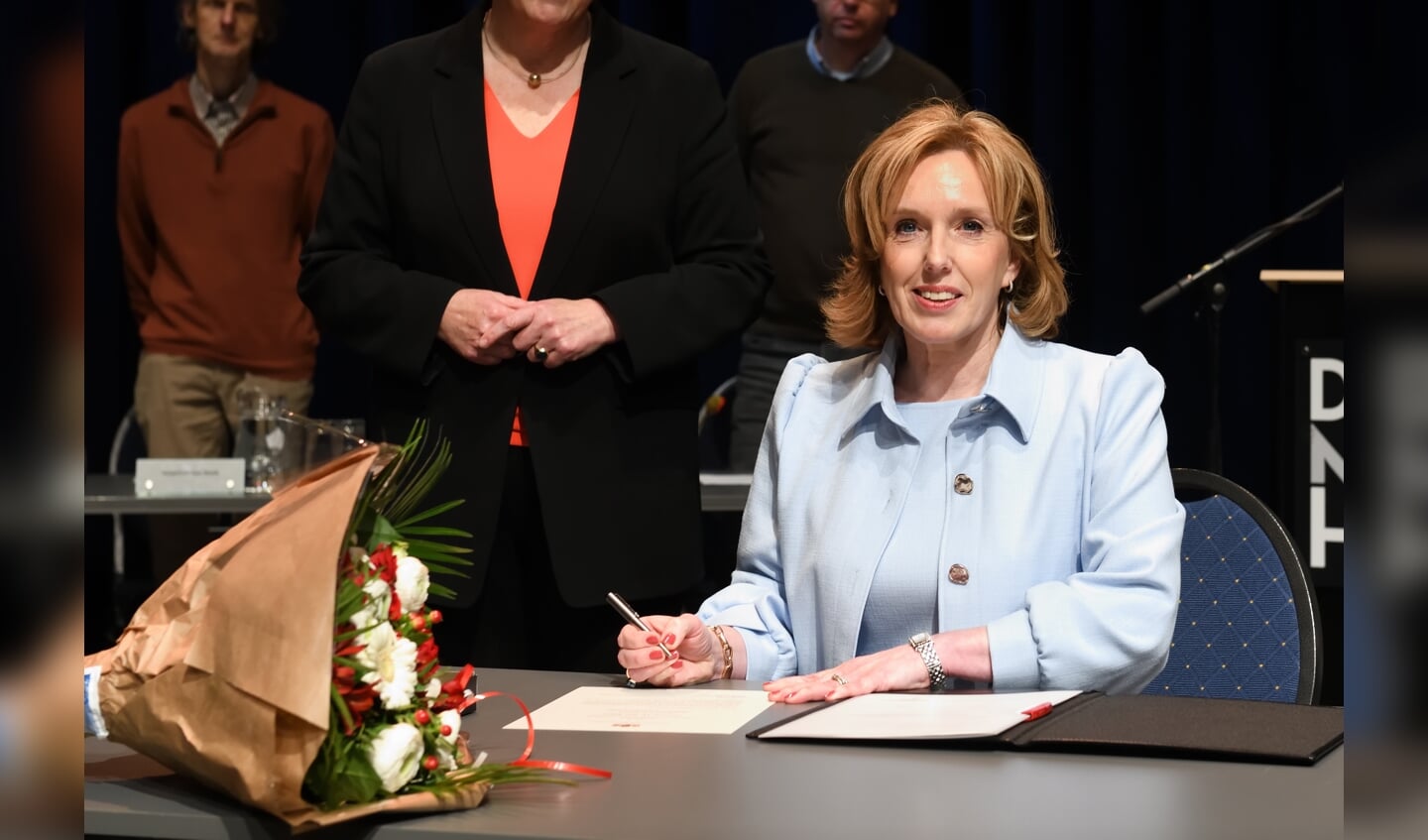 Dinsdagavond werd Suzanne Otters-Bruijnen (51) als nieuwe burgemeester van Son en Breugel, beëdigd