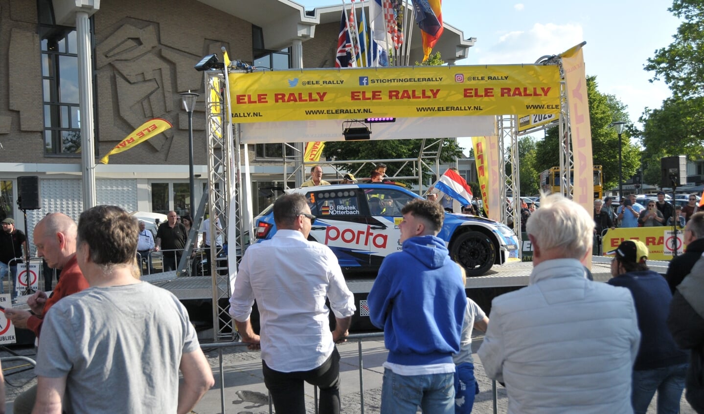 Start van de 58e ELE Rally in Son en Breugel