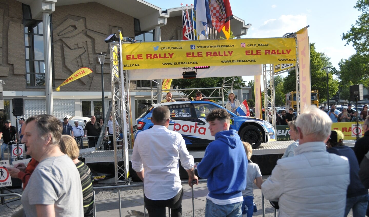 Start van de 58e ELE Rally in Son en Breugel