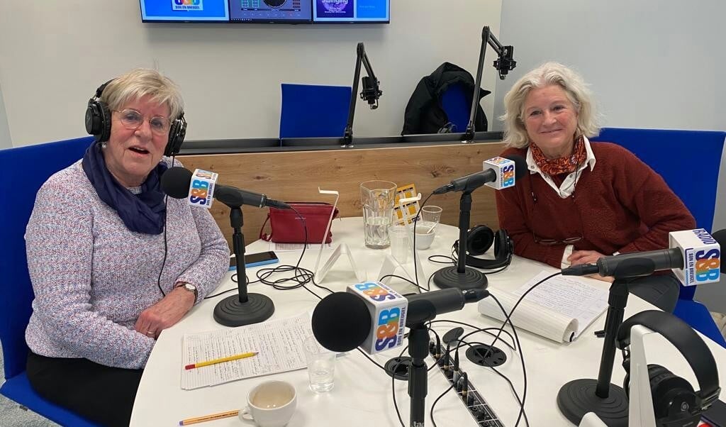 Jan (links) en Lucy bij Radio S&B