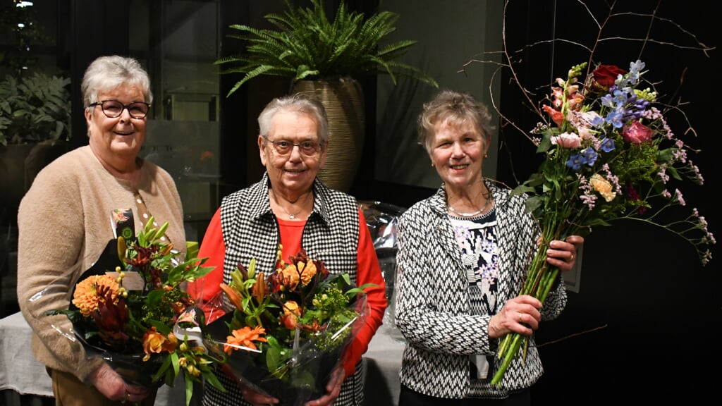 v.l.n.r. Toos van de Eertwegh, Rina Hazenberg en Lenie Janssen