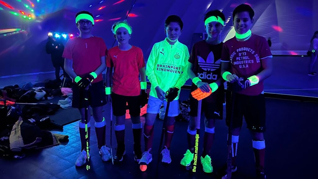 Glow in the Dark zaalhockeytoernooi
