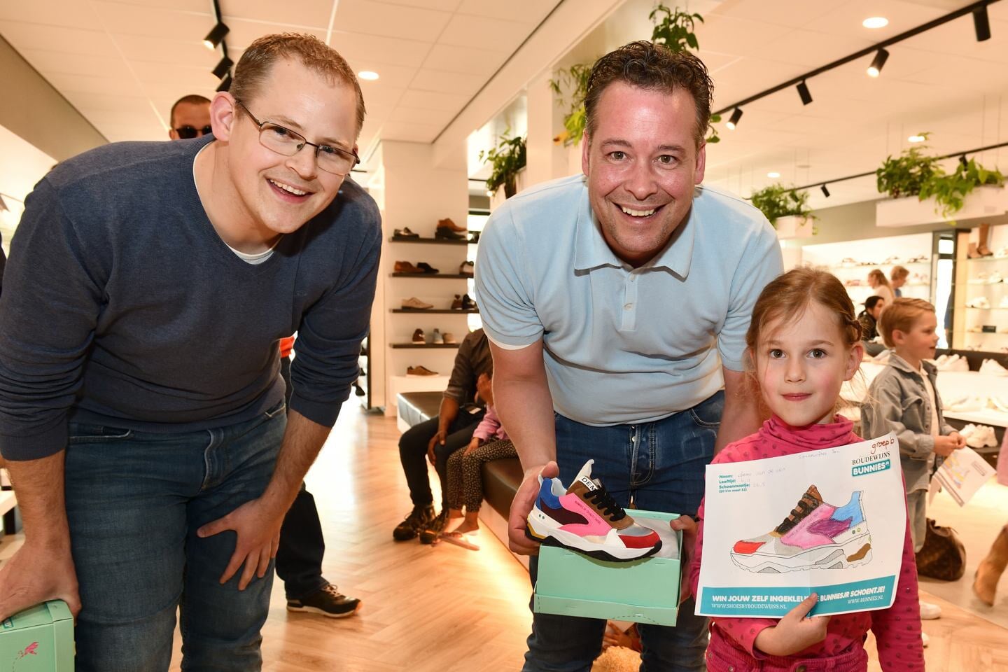Rob Vermeulen en Bart Boudewijns van Boudewijns schoenen en winnares Demi van de Ven (4)
