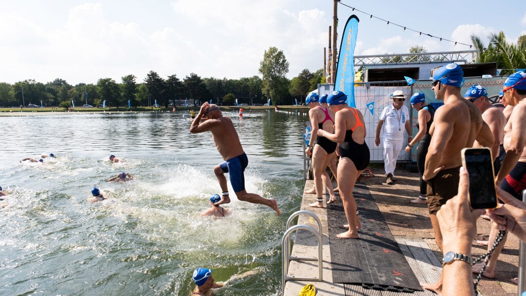 Vijfde-Editie-Swim-to-Fight-Cancer-in-Eindhoven
