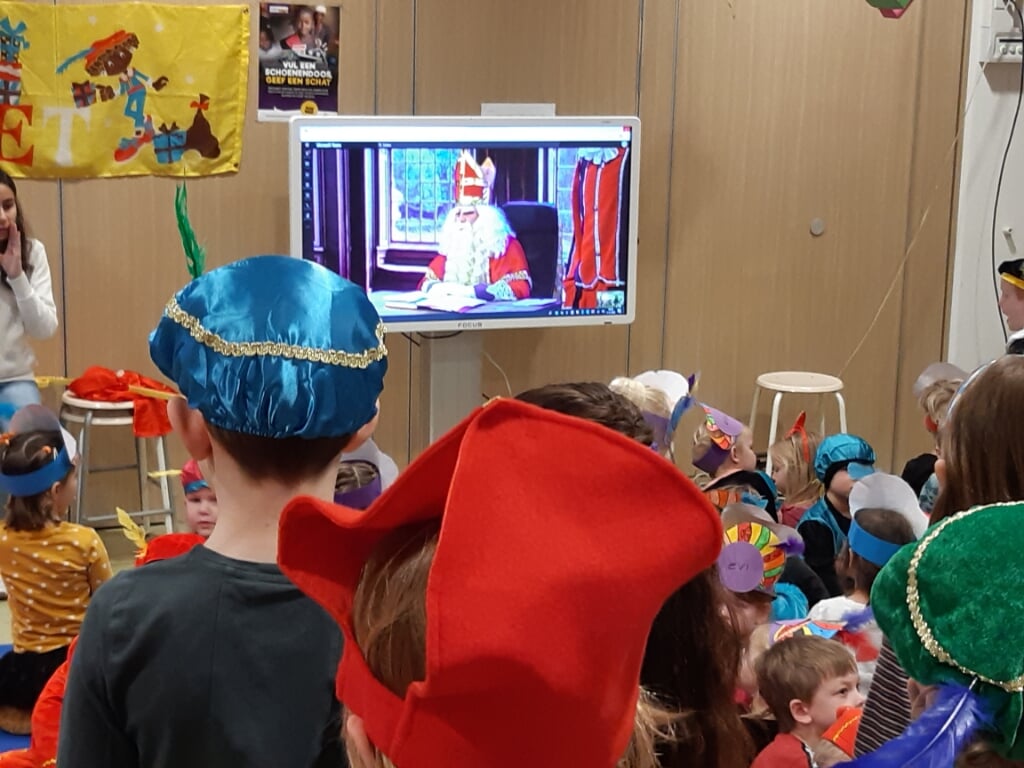 De leerlingen van De Sonnewijzer keken online naar Sinterklaas
