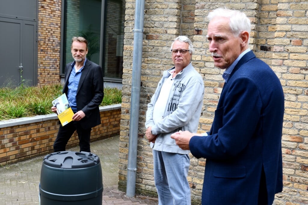 V.l.n.r.: Wethouder Van Liempd, Harrie van Rooij en wethouder Jan Boersma