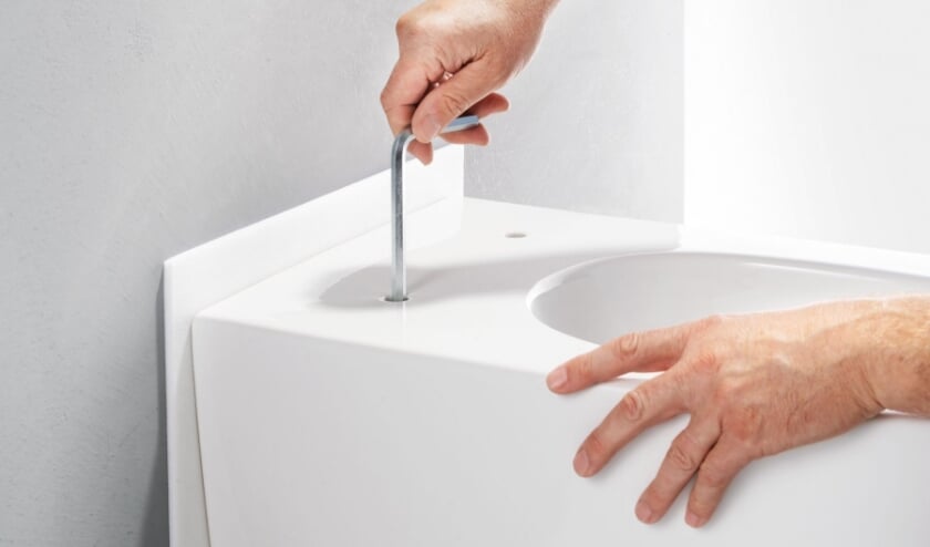 In een handomdraai gemonteerd
De speciaal voor Geberit ONE ontwikkelde haakse sleutel voor een optimale krachtoverbrenging zorgt ervoor dat de wc in een handomdraai kan worden gemonteerd.