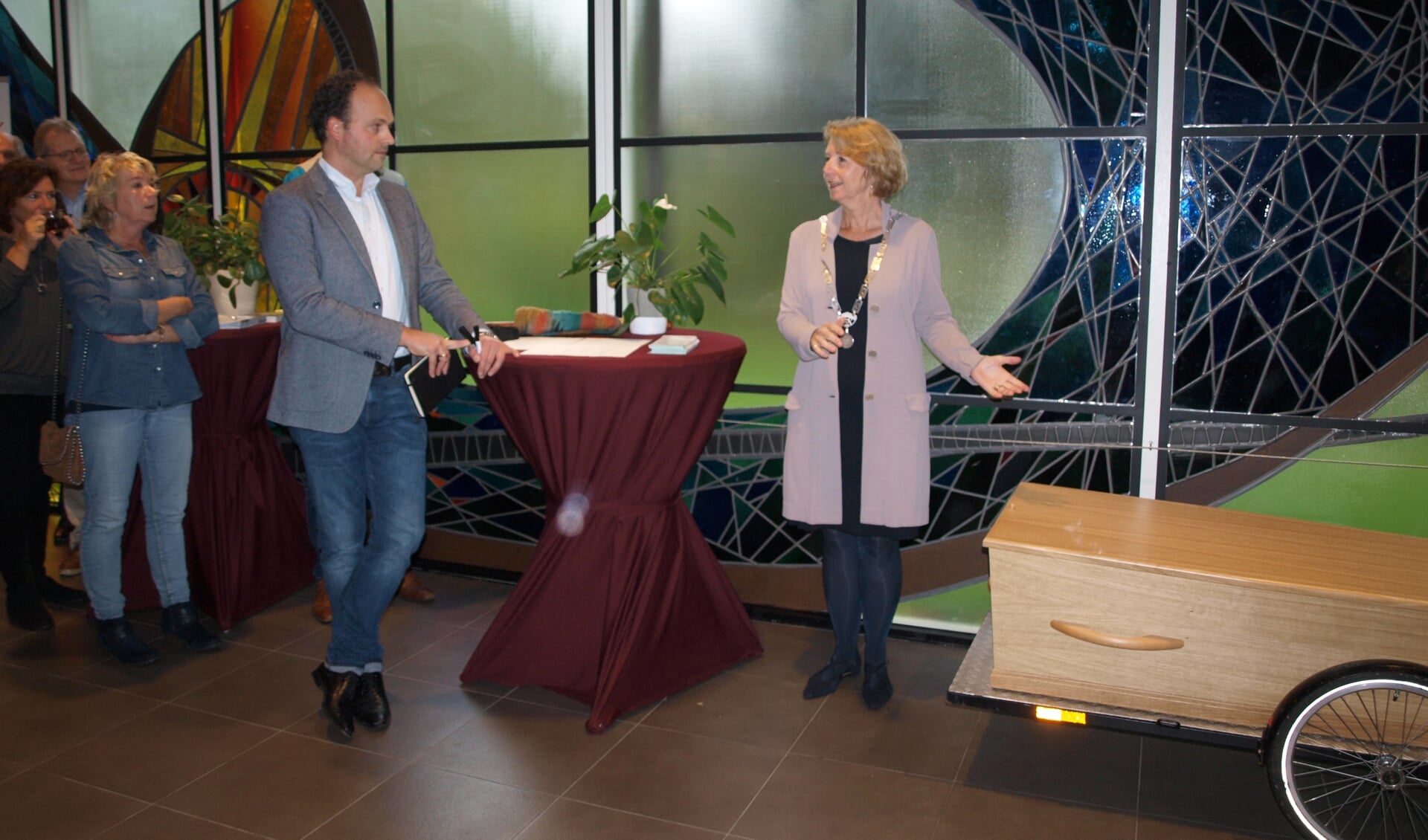De Afscheidsbeurs wordt geopend door burgemeester Pauline Bouvy-Koene