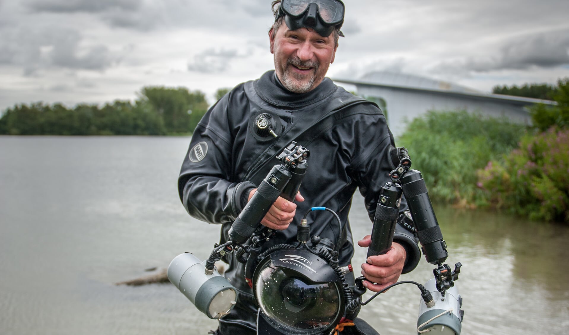 Nederlands bekendste onderwaterfotograaf Cor van Kuyvenhoven is te gast in het eerstvolgende Fotocafé bij Van den Boogaardt. Foto: PR