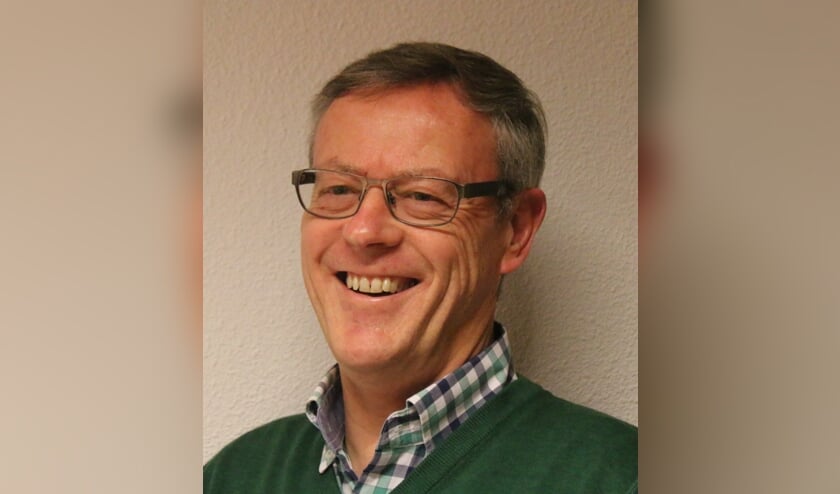 ONS raadslid Glenn Zeelt is op zoek naar mensen die mee willen denken over het beleid rondom schuldhulpverlening. Foto: ONS Voorschoten
