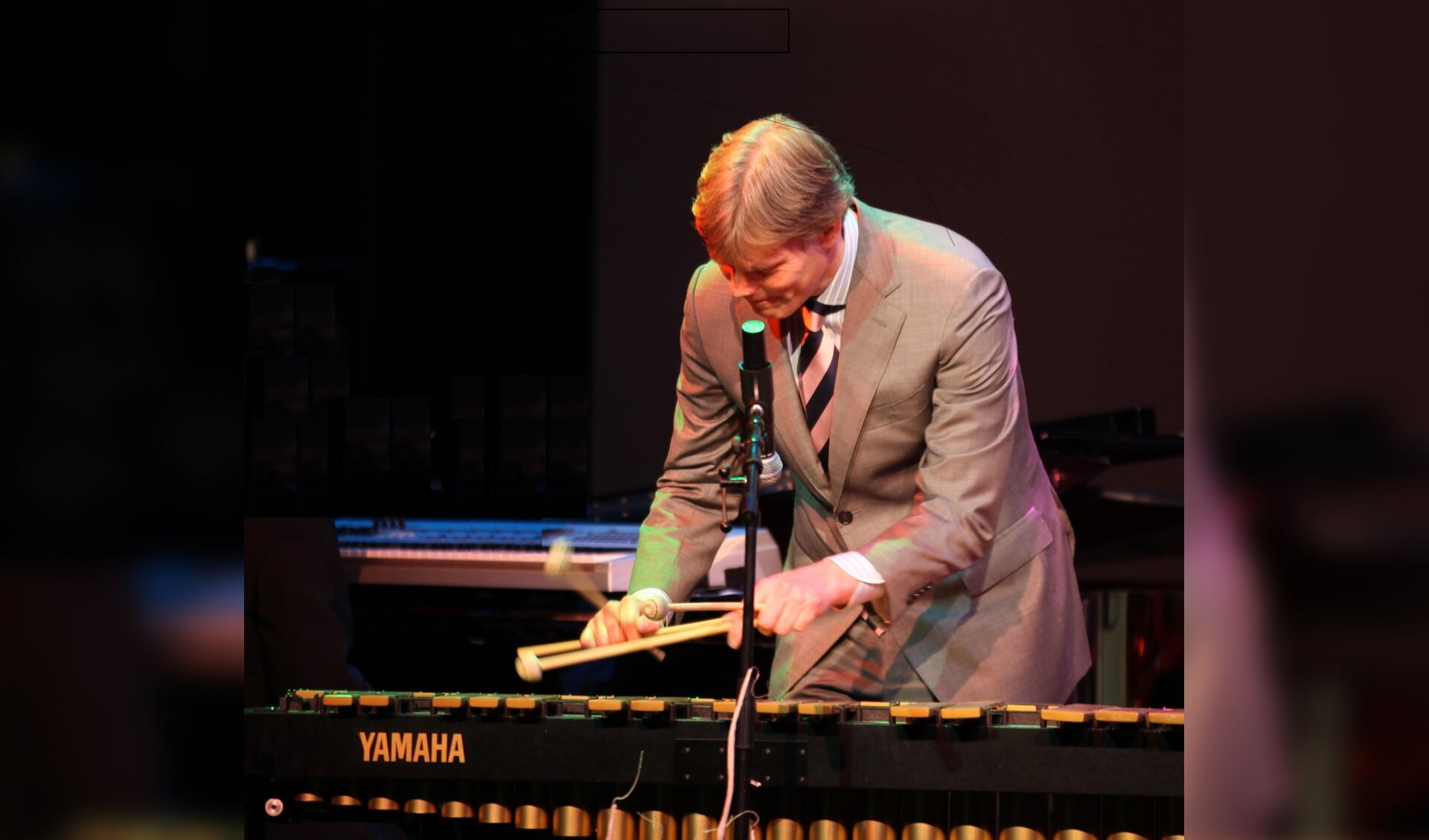 René ten Cate speelt op de vibrafoon. Foto: pjpj