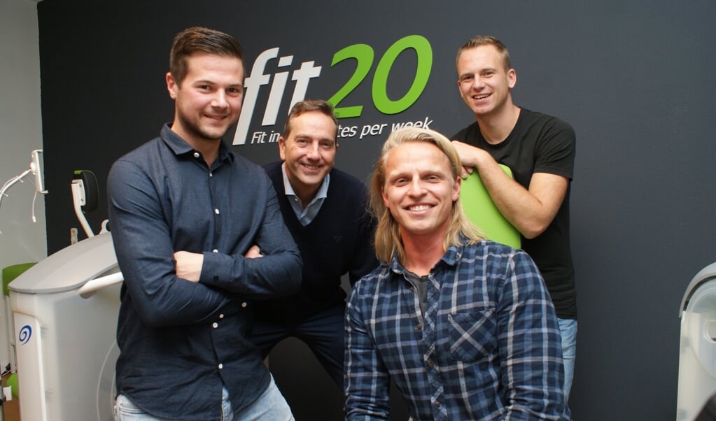 vlnr: Studiomanager Jorick Vogel, Walter Vendl, eigenaar van Fit20, Ricardo Massmeijer en Jeroen Harteveld