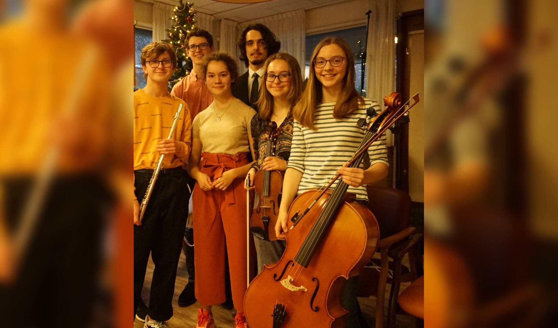 Muzikale leerlingen van de British School lieten senioren genieten van kerstmuziek