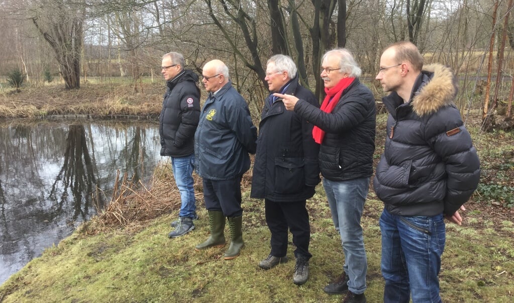 V.l.n.r Hans Decker, Ruud Zandvliet, Henk Overbosch, Ad de Graaf en Maikel Blöte in park Rosenburgh.Foto: Jan Spendel
