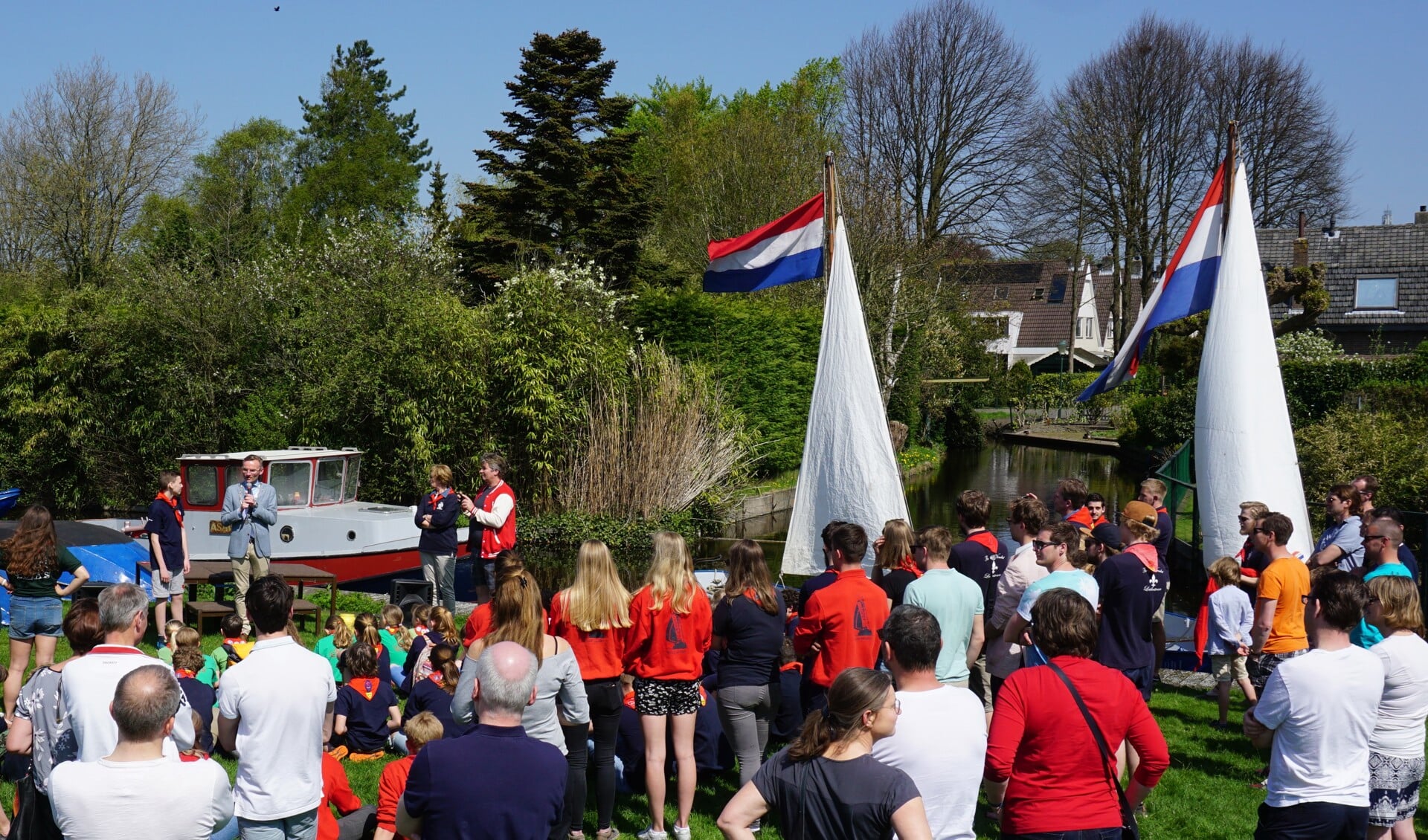 Twee nieuwe lelievletten bij Scouting Leif Erikson. Foto: Leif Erikson