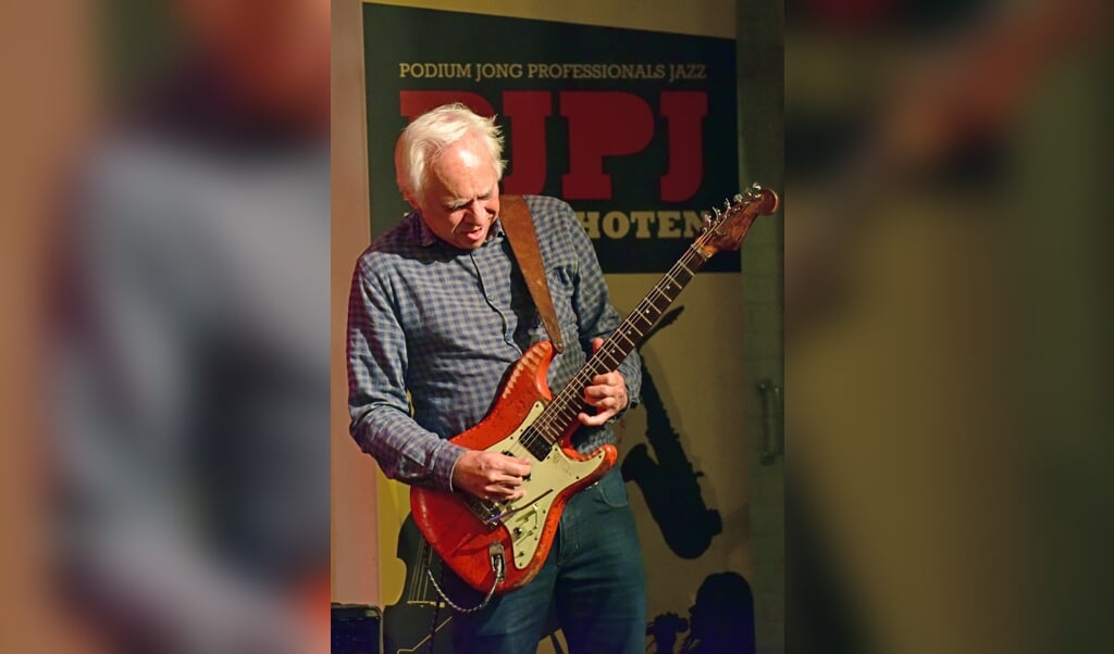 Topgitarist Eef Albers treedt op 9 november op in het Cultureel Centrum. Foto: PJPJ