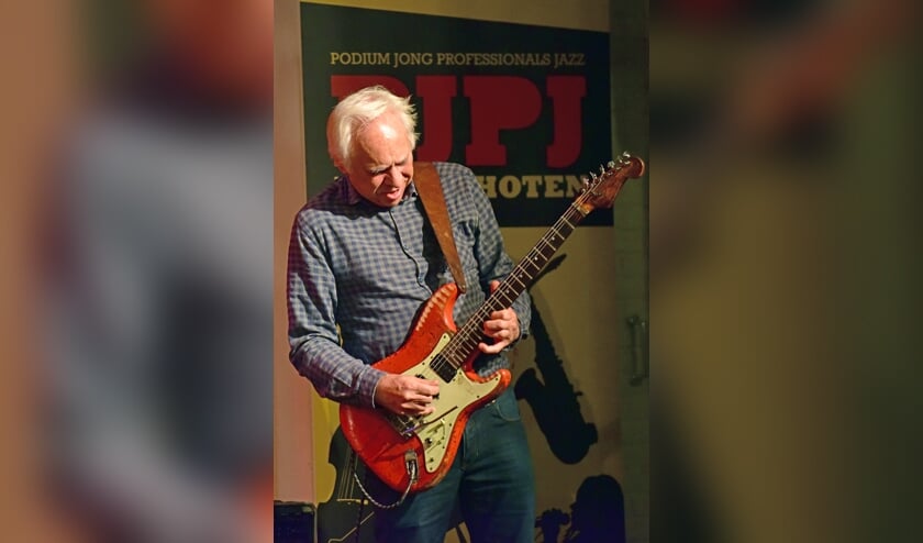 Topgitarist Eef Albers treedt op 9 november op in het Cultureel Centrum. Foto: PJPJ