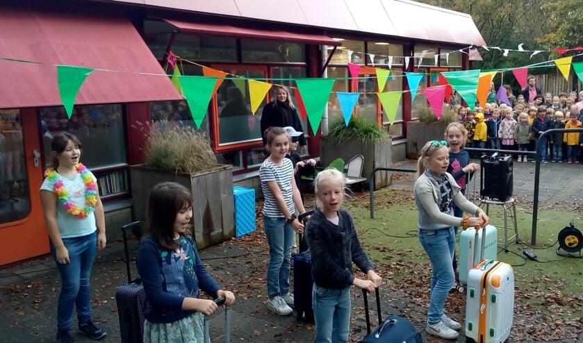 Kinderboekenweek op de Emmausschool. Met zijn alles op reis. Foto: Emmausschool