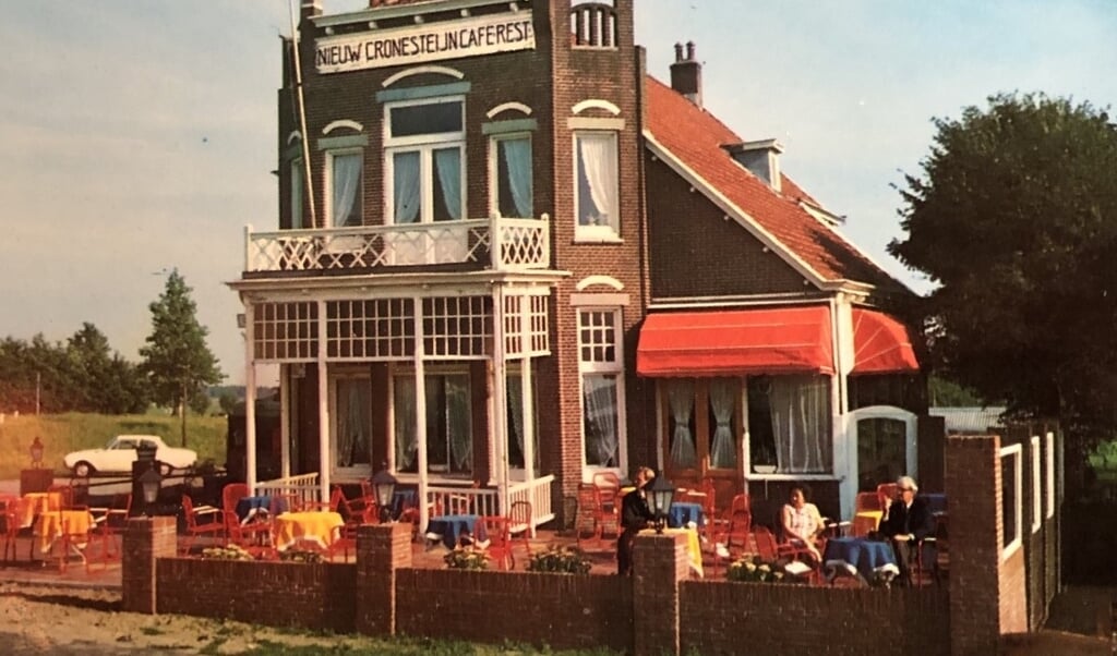 Cronesteyn in de jaren 60 maar de brasserie bestaat al 100 jaar, waarvan 83 jaar in eigendom van de familie Overdevest. Foto: pr