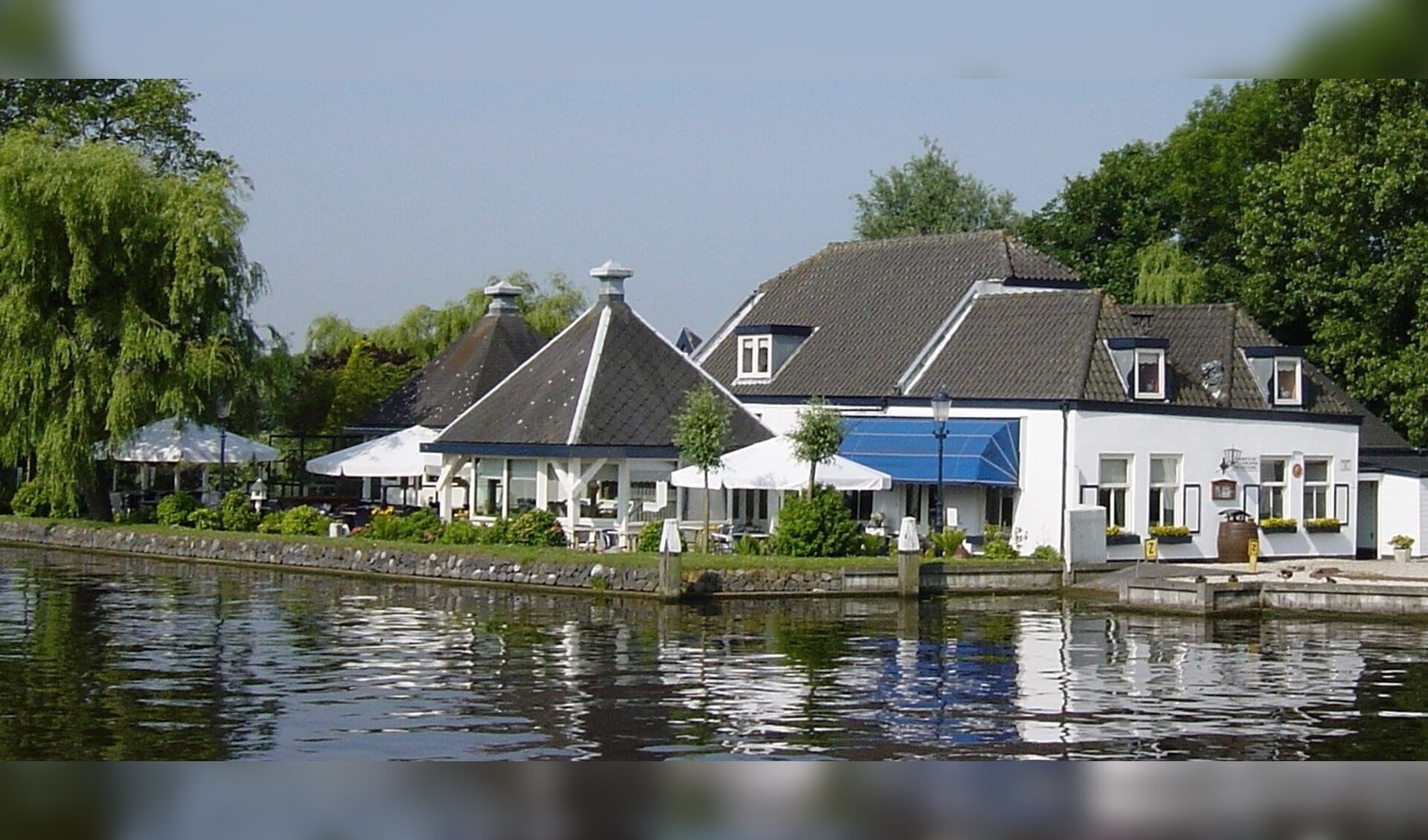 Restaurant De Knip voor koffie/thee,lunch diner en partijen op één van de mooiste plekken aan de Vliet. 