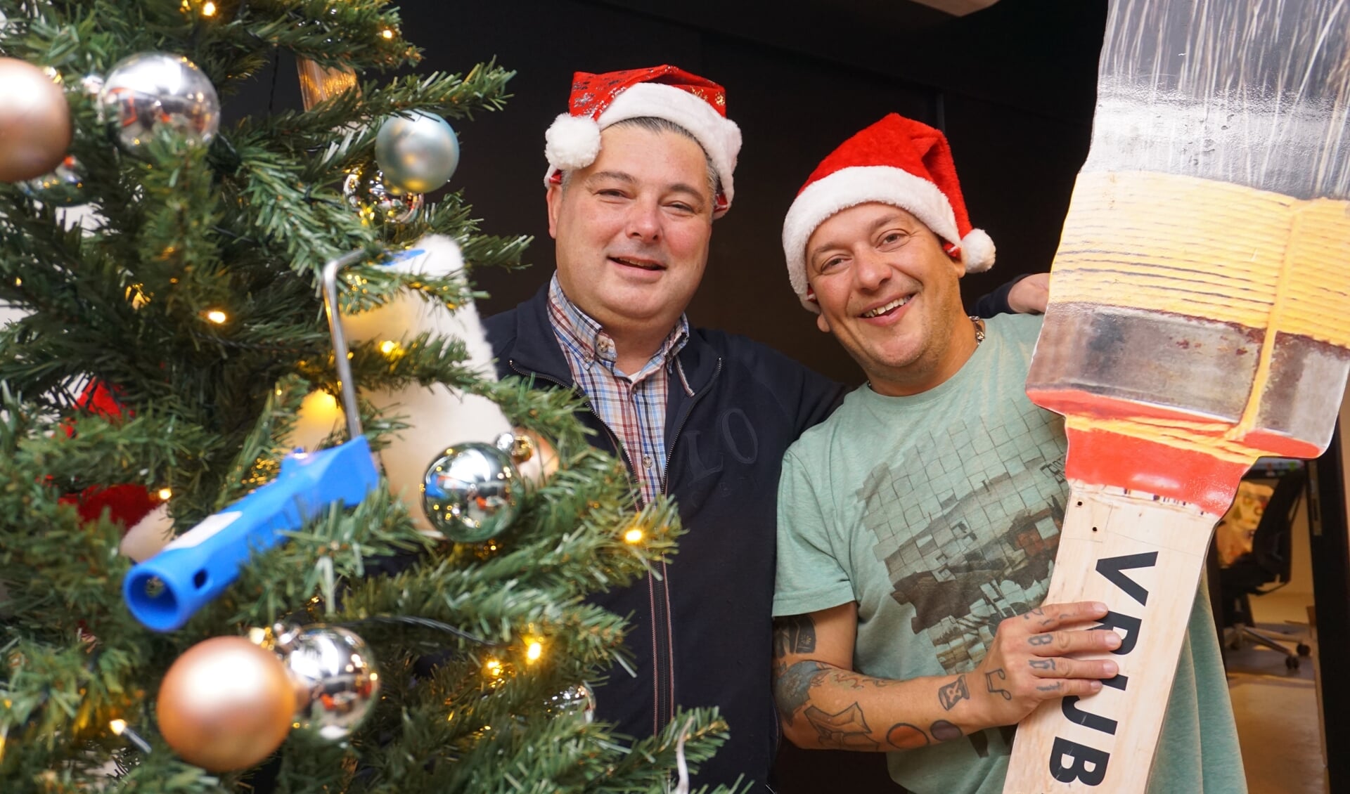 Wilbur Zitman en Mario Mulder, alias de Zingende Schilders hebben een kerstnummer gemaakt. Foto: VSK