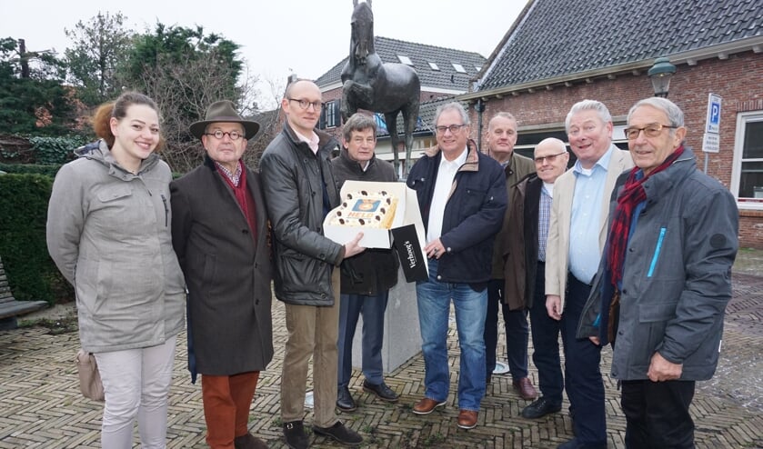 Vlnr Martine Zoun, Cees Bijloos, Sjoerd van den Dool, Jan Verschoor, Rob de Vries, Daan Verschoor, Jan Berg, Jan Teske en Leo van Vliet. Foto: Vsk