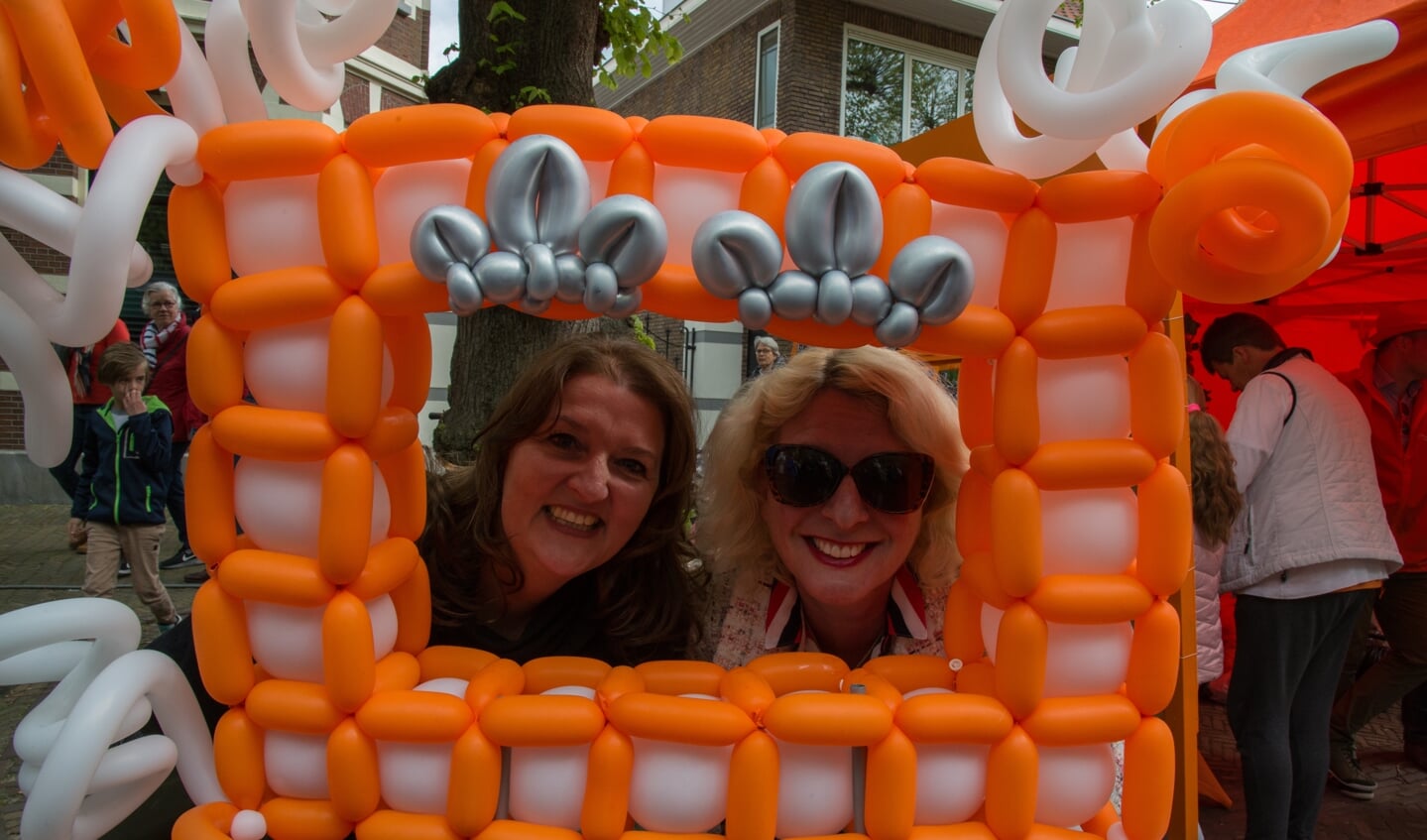 Oranje Boven, feest in Voorschoten. Foto: Nelleke de Vries