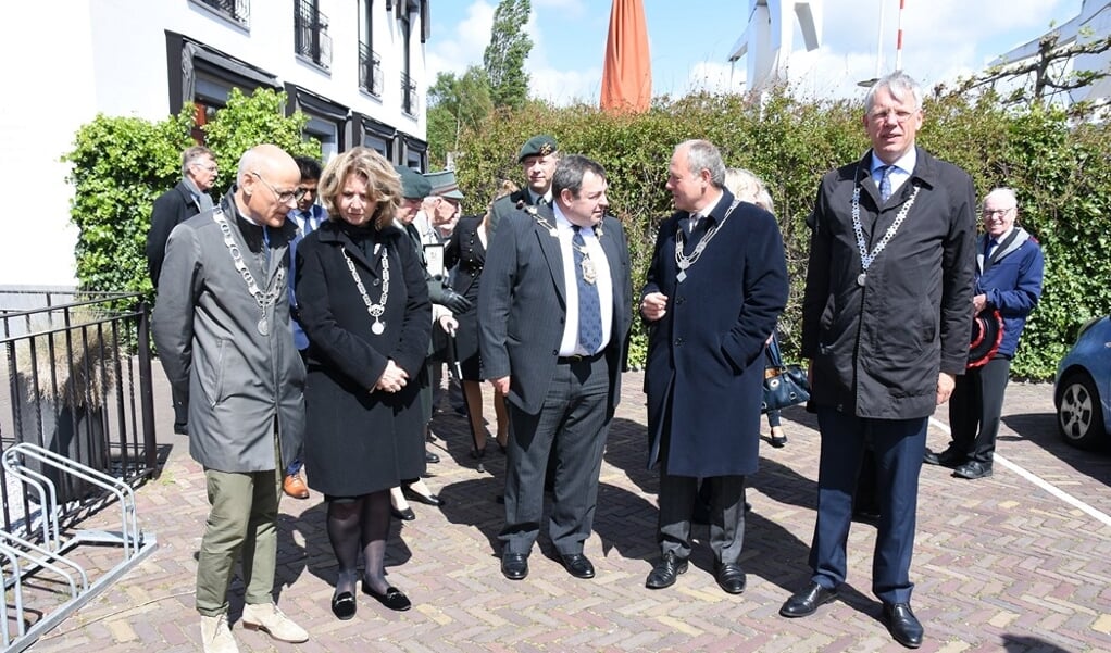 Burgemeester Bouvy-Koene was bij de dodenherdenking Haagse Schouw. Foto: Emile van Aelst